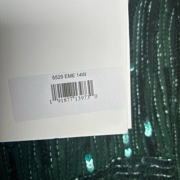 Mac Duggal 5529 NWT SEQUINED V-NECK TEA LENGTH COCKTAIL DRESS (PLUS) - Picture 6 of 6